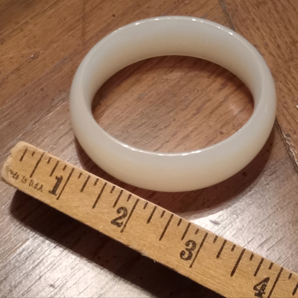 Mutton Fat Jade Bangle - Picture 8 of 8